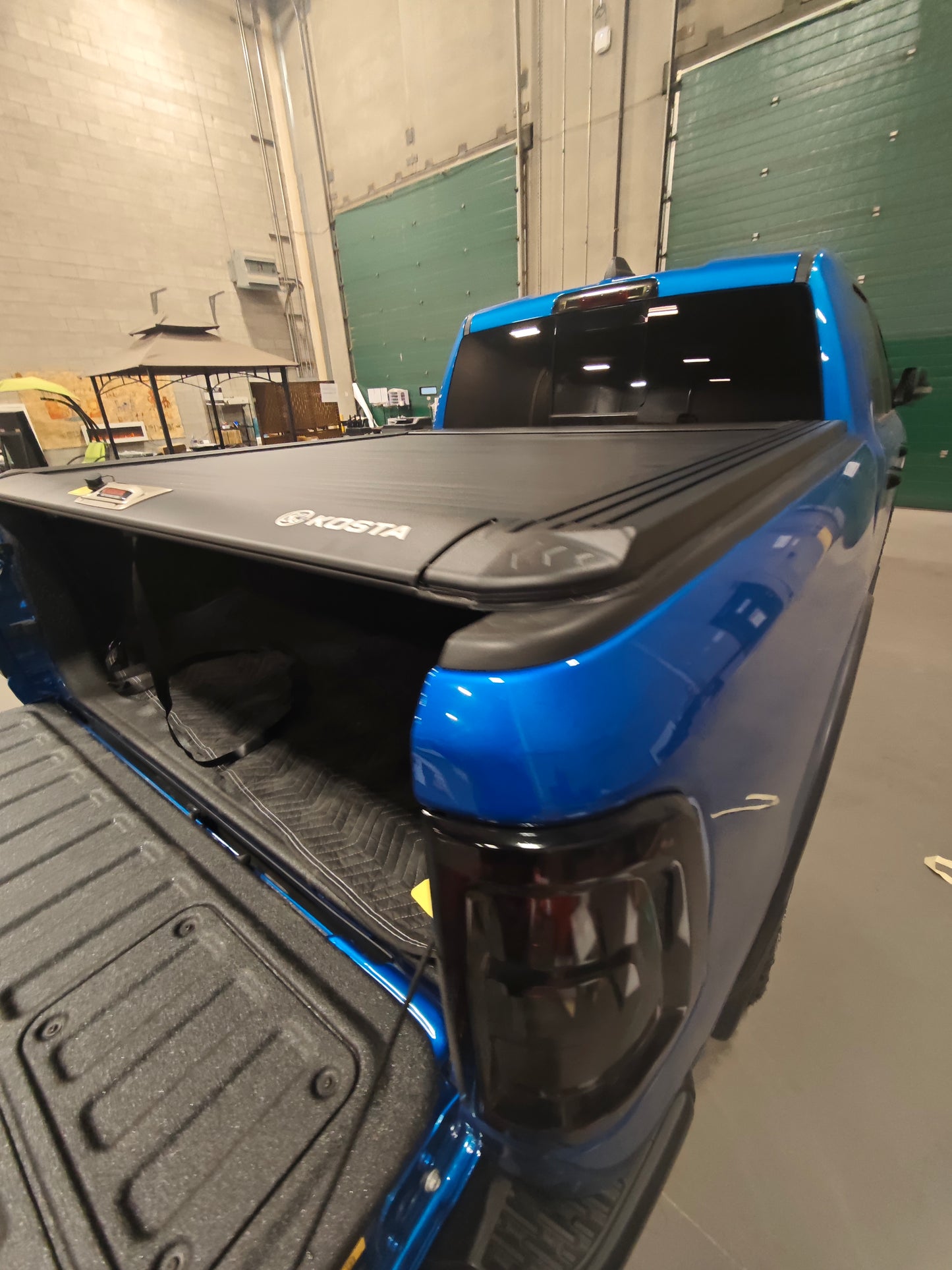 KOSTA Manual Retractable Truck Bed Cover - Ram 1500