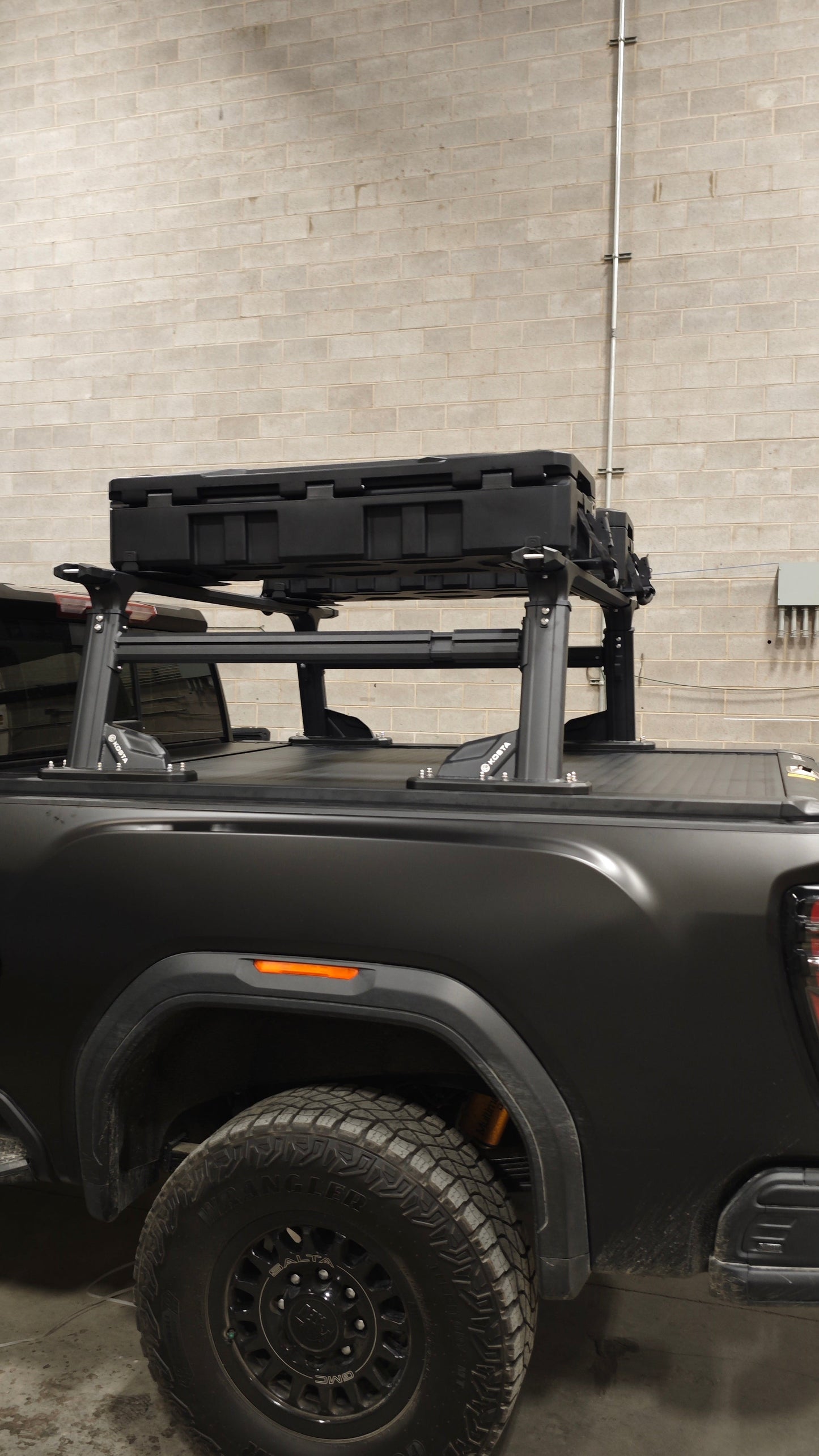 KOSTA Manual Retractable Truck Bed Cover - GMC Sierra 1500
