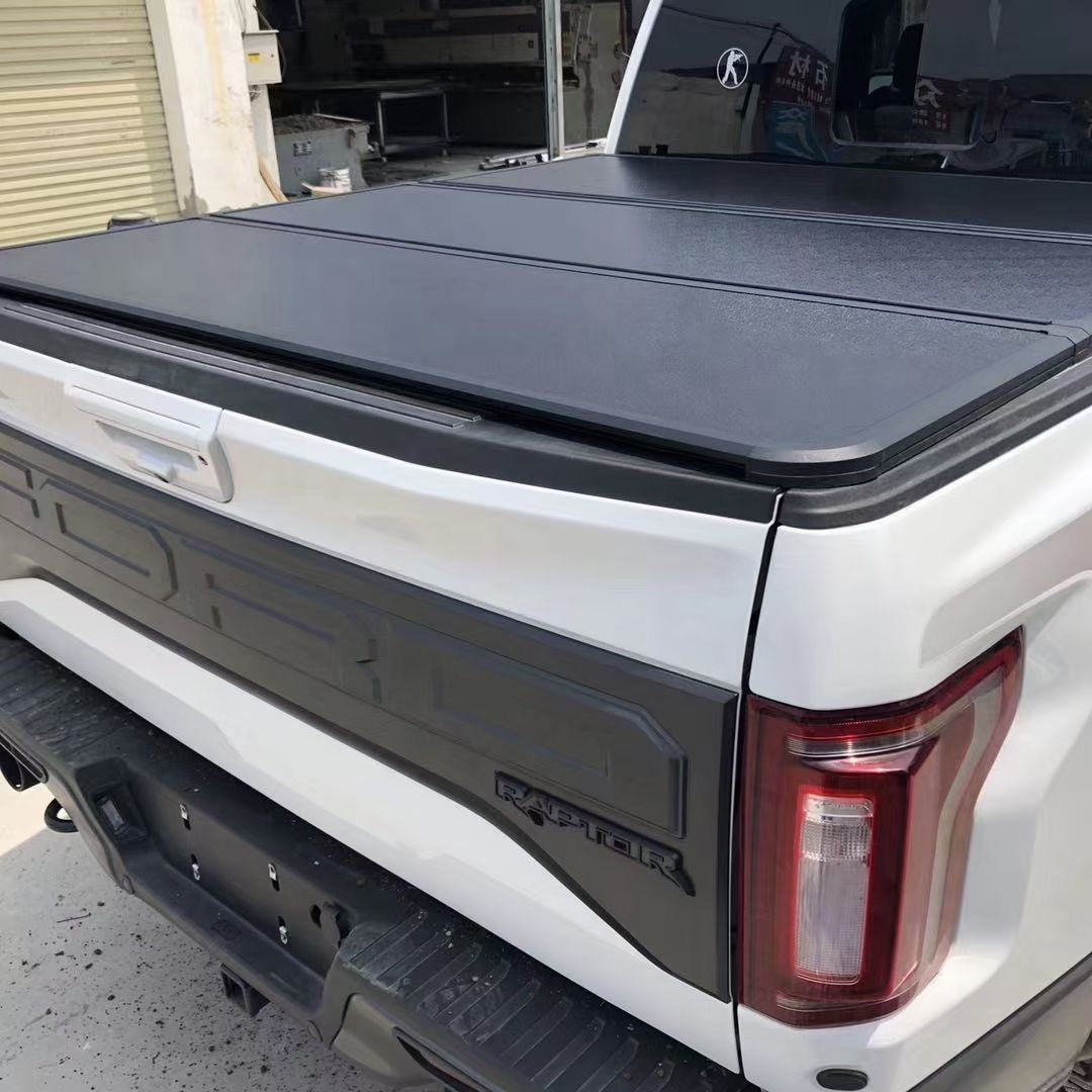 Chervolet Silverado 1500 Hard Tri-Fold Tonneau Cover