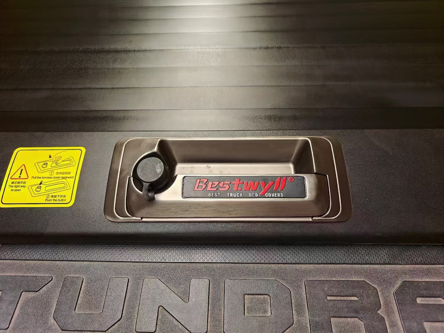 Bestwyll Manual Retractable Truck Bed Cover - Toyota Tundra