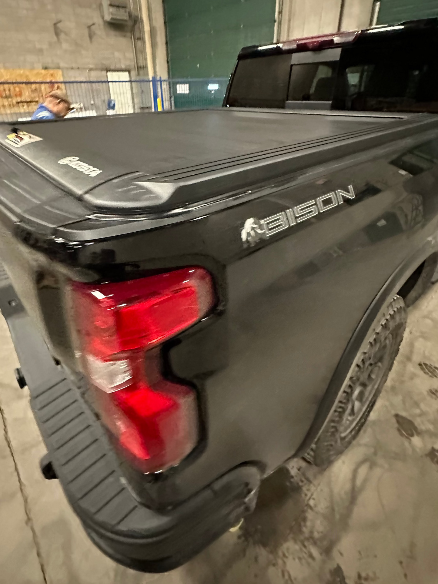 KOSTA Manual Retractable Truck Bed Cover - Chevrolet Silverado 1500