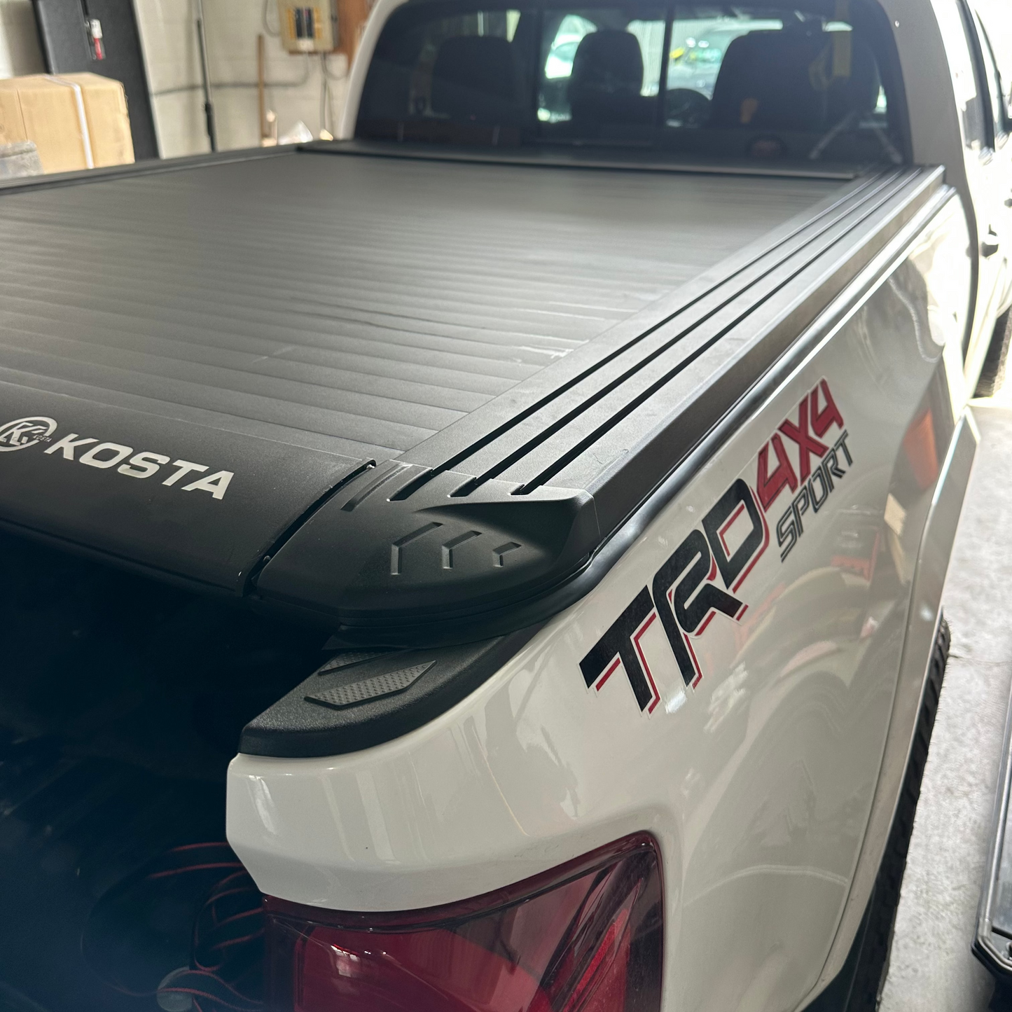 KOSTA Manual Retractable Truck Bed Cover -Toyota Tacoma