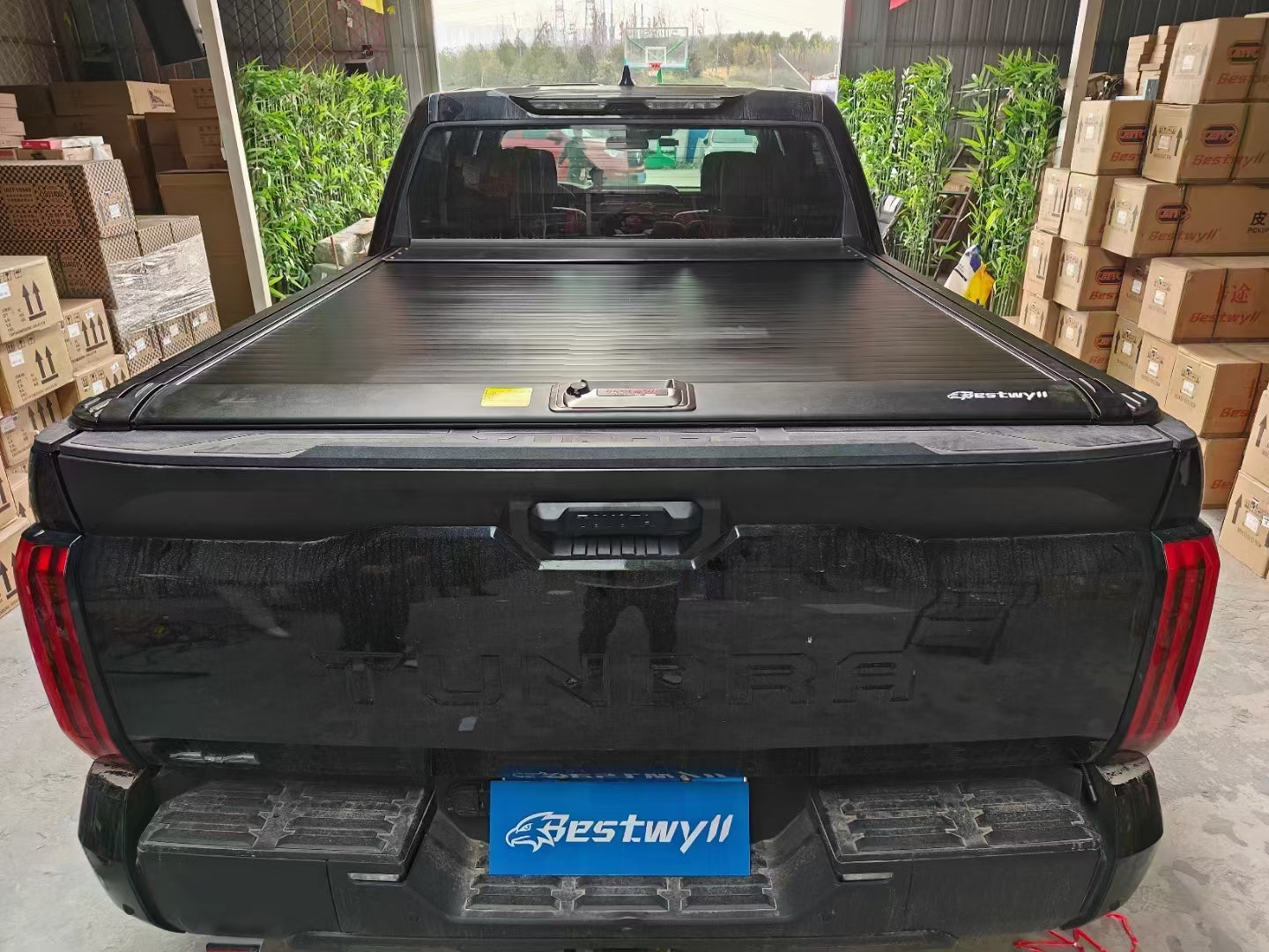Bestwyll Manual Retractable Truck Bed Cover - Toyota Tundra