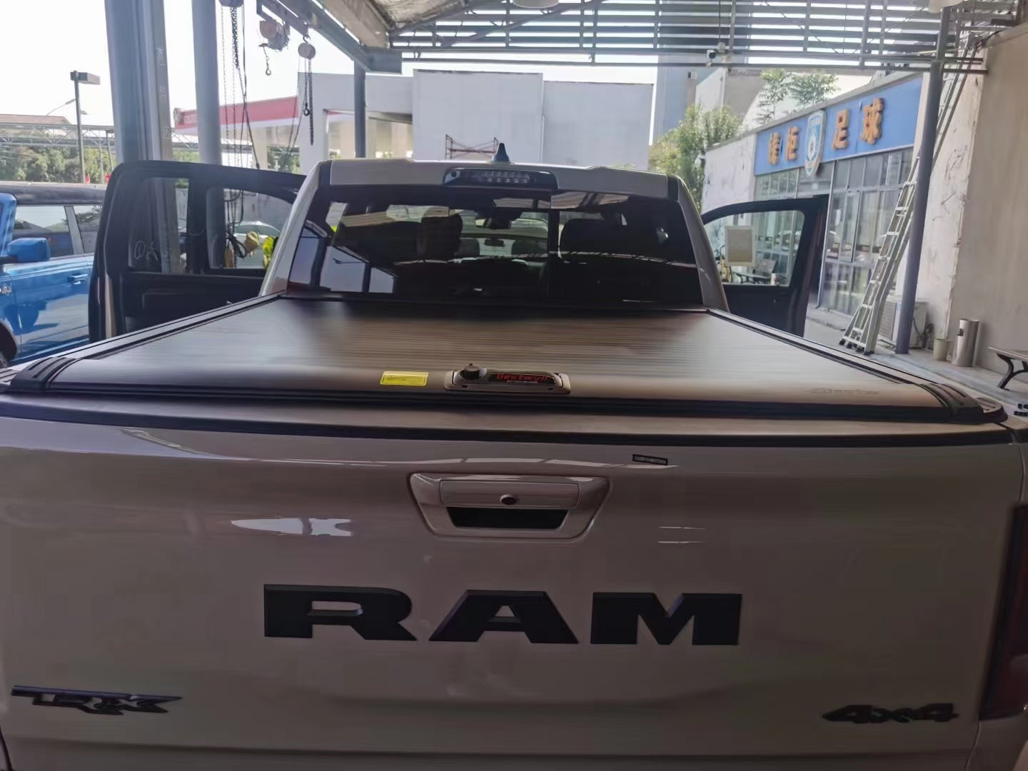 Bestwyll Electrical Retractable Truck Bed Cover - Ram 1500