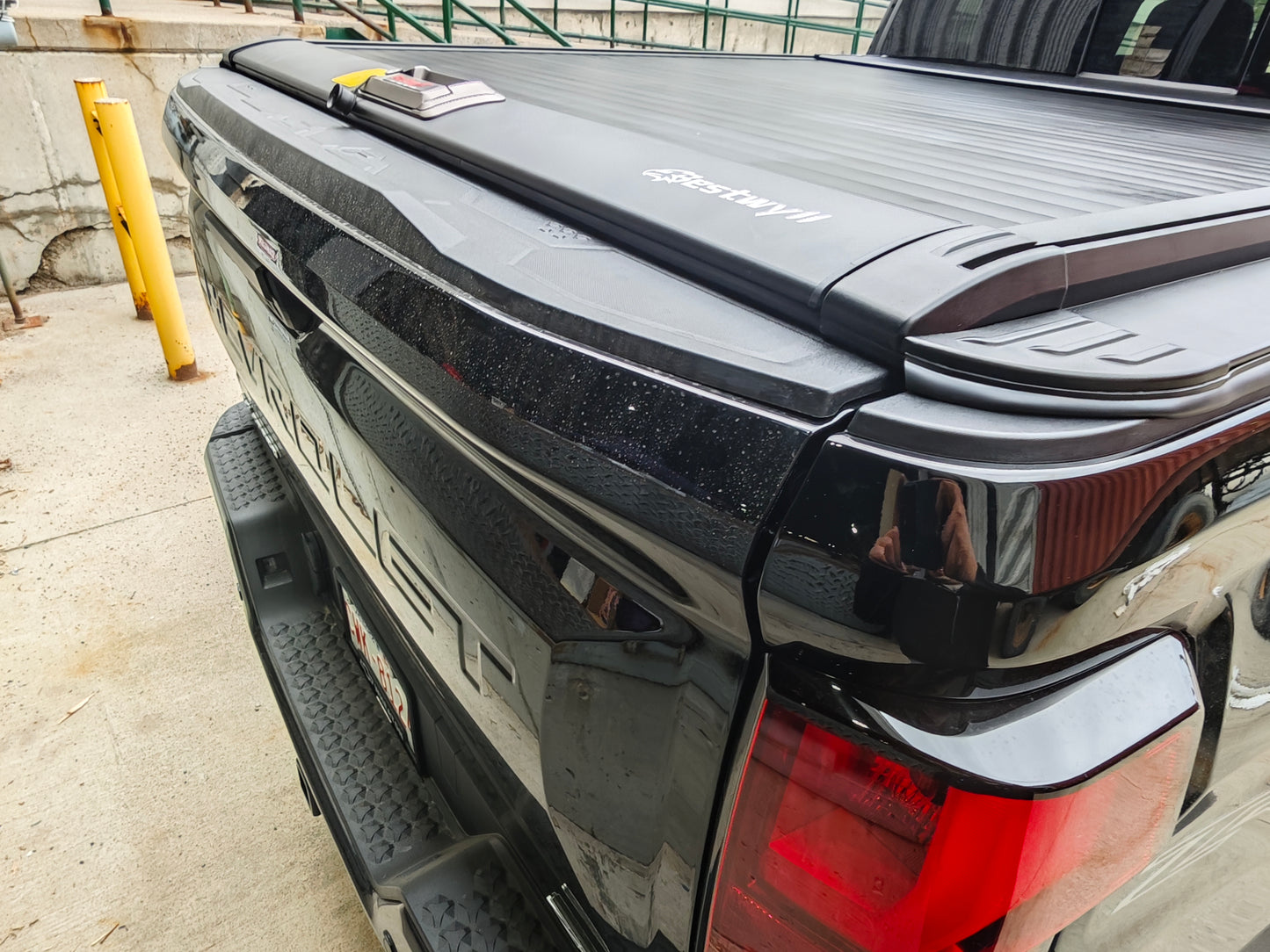 Bestwyll Manual Retractable Truck Bed Cover -Dodge Ram 1500& TRX