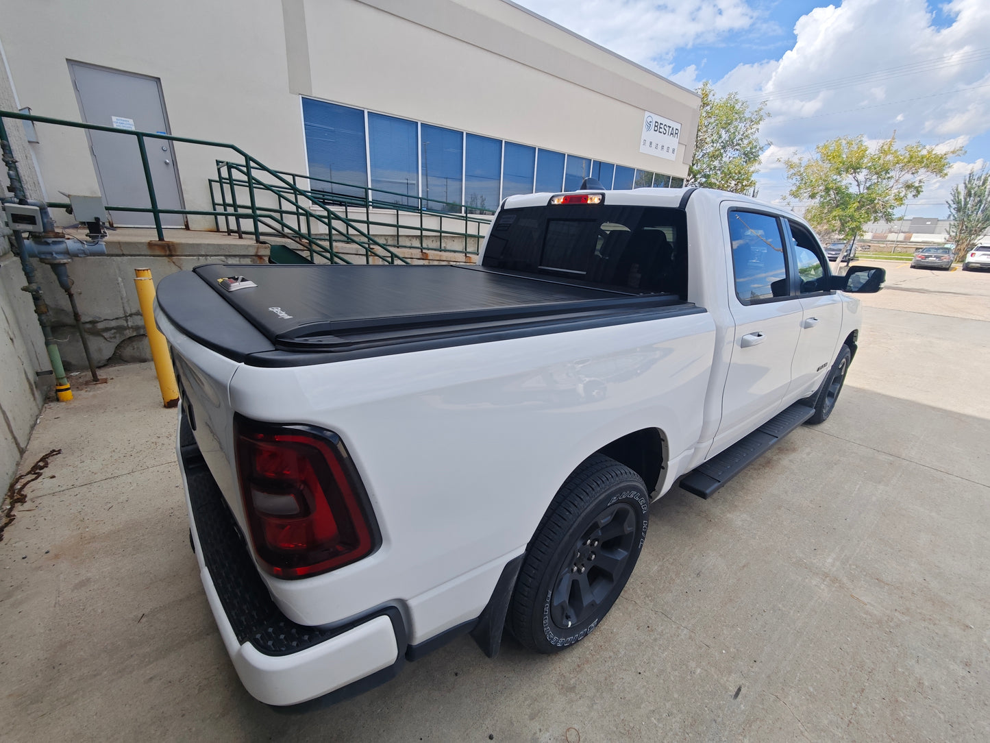 Bestwyll Manual Retractable Truck Bed Cover -Dodge Ram 1500& TRX
