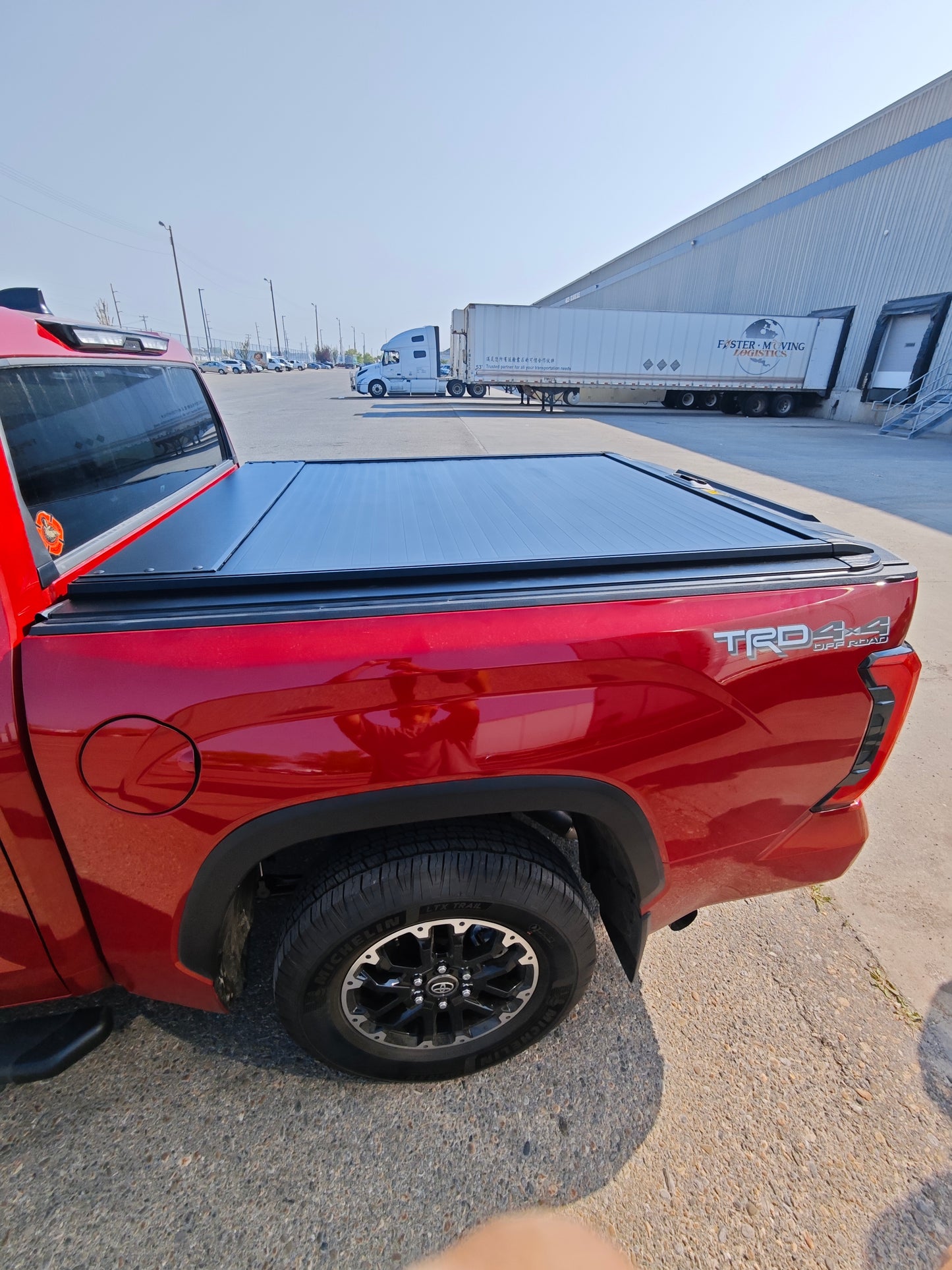 Bestwyll Manual Retractable Truck Bed Cover - Toyota Tundra