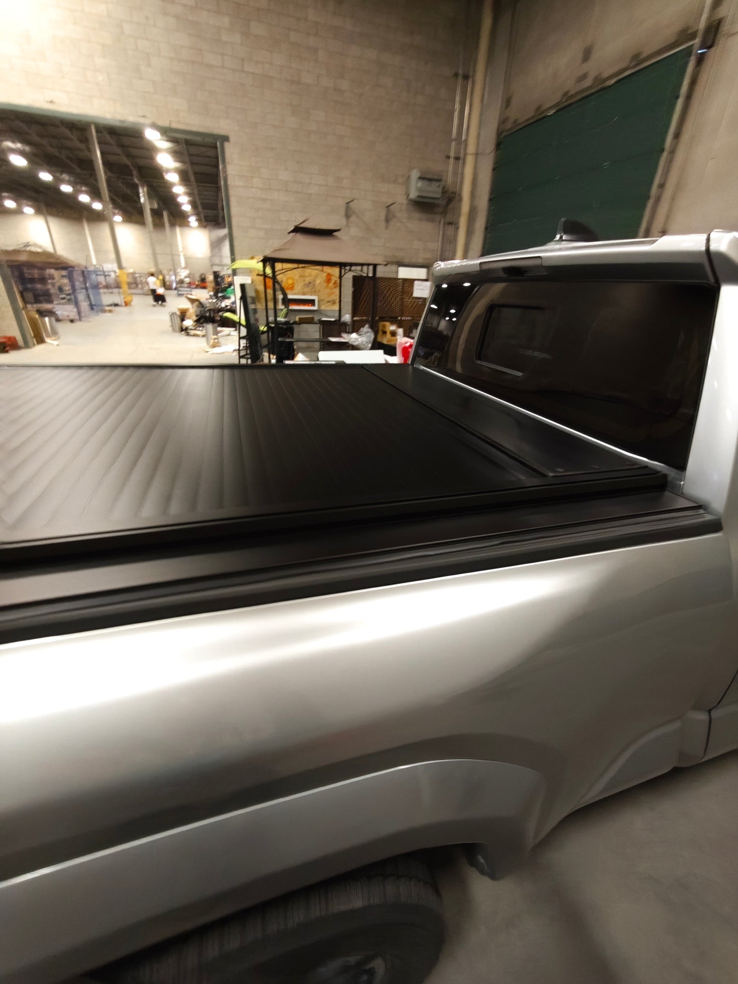 Bestwyll Manual Retractable Truck Bed Cover - Toyota Tacoma