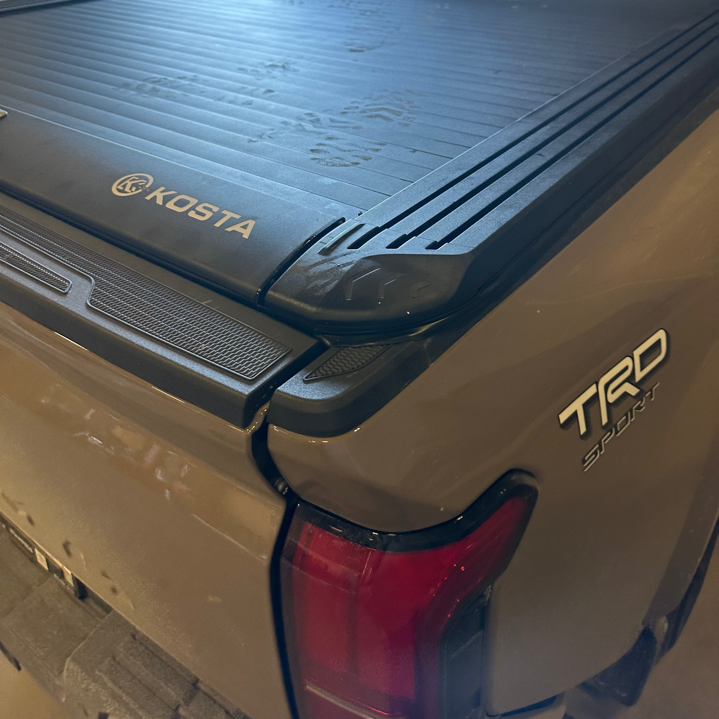 KOSTA Manual Retractable Truck Bed Cover -Toyota Tacoma